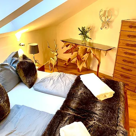 シャレー Stylische Alpenlounge Mit Pool, Blockhaus-sauna Und Jacuzzi Fuer Bis Zu 12 Personen *