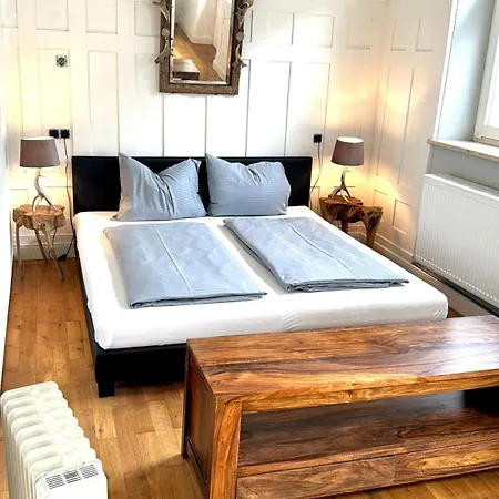 Stylische Alpenlounge Mit Pool, Blockhaus-sauna Und Jacuzzi Fuer Bis Zu 12 Personen