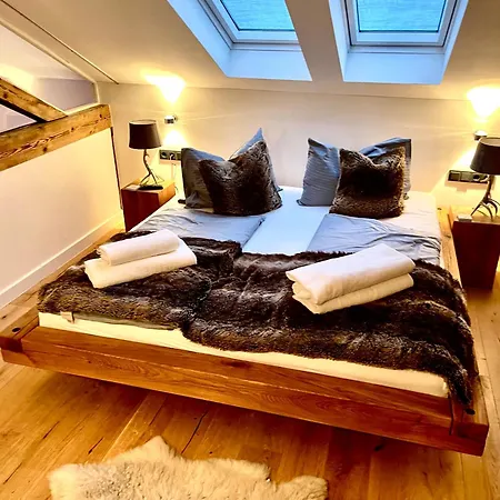 Stylische Alpenlounge Mit Pool, Blockhaus-sauna Und Jacuzzi Fuer Bis Zu 12 Personen シャレー