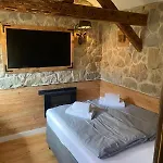Stylische Alpenlounge Mit Pool, Blockhaus-sauna Und Jacuzzi Für Bis Zu 12 Personen *