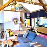 Chalet Stylische Alpenlounge Mit Pool, Blockhaus-sauna Und Jacuzzi Für Bis Zu 12 Personen