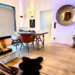 Stylische Alpenlounge Mit Pool, Blockhaus-sauna Und Jacuzzi Für Bis Zu 12 Personen *