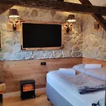Chalet Stylische Alpenlounge Mit Pool, Blockhaus-sauna Und Jacuzzi Für Bis Zu 12 Personen *