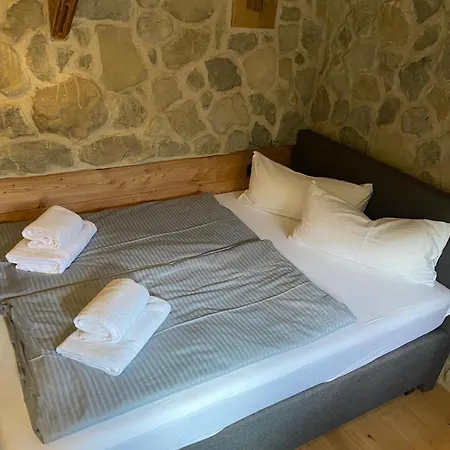 Stylische Alpenlounge Mit Pool, Blockhaus-sauna Und Jacuzzi Fuer Bis Zu 12 Personen