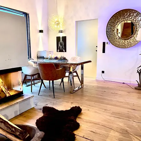 Stylische Alpenlounge Mit Pool, Blockhaus-sauna Und Jacuzzi Fuer Bis Zu 12 Personen *