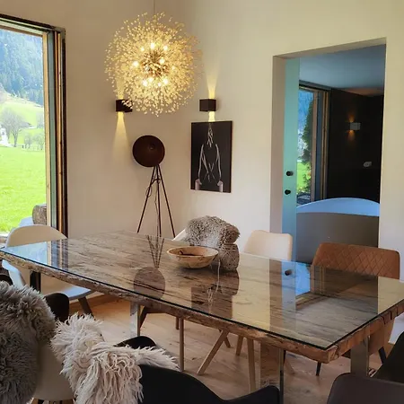 Alpehytte Stylische Alpenlounge Mit Pool, Blockhaus-sauna Und Jacuzzi Fuer Bis Zu 12 Personen Bayrischzell