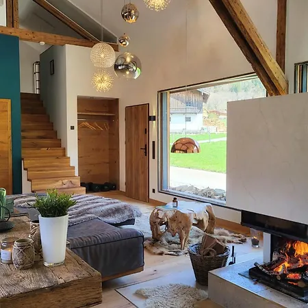 Stylische Alpenlounge Mit Pool, Blockhaus-sauna Und Jacuzzi Fuer Bis Zu 12 Personen Horská chata *