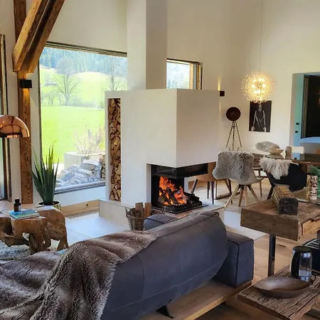 Horská chata Stylische Alpenlounge Mit Pool, Blockhaus-sauna Und Jacuzzi Fuer Bis Zu 12 Personen