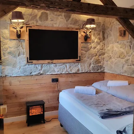 Horská chata Stylische Alpenlounge Mit Pool, Blockhaus-sauna Und Jacuzzi Fuer Bis Zu 12 Personen *